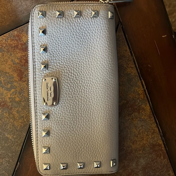 Michael Kors Handbags - Michael Kors wallet